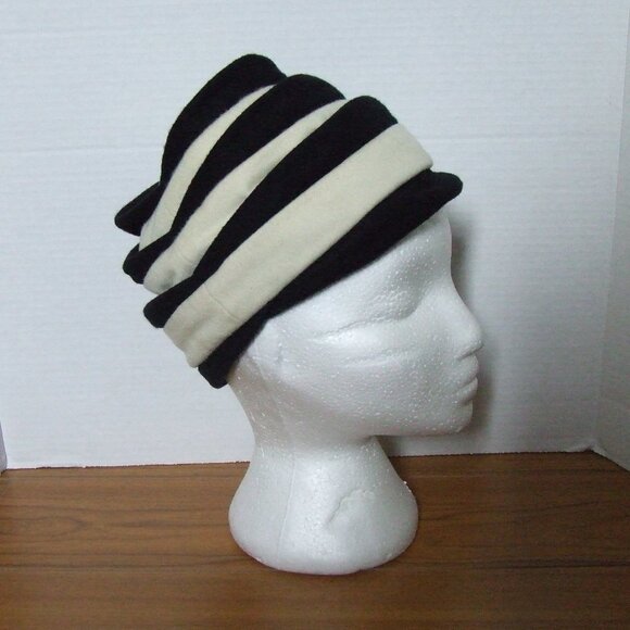 Nicola Gebhard hat black and white fleece material fall winter beehive layered - Picture 2 of 9